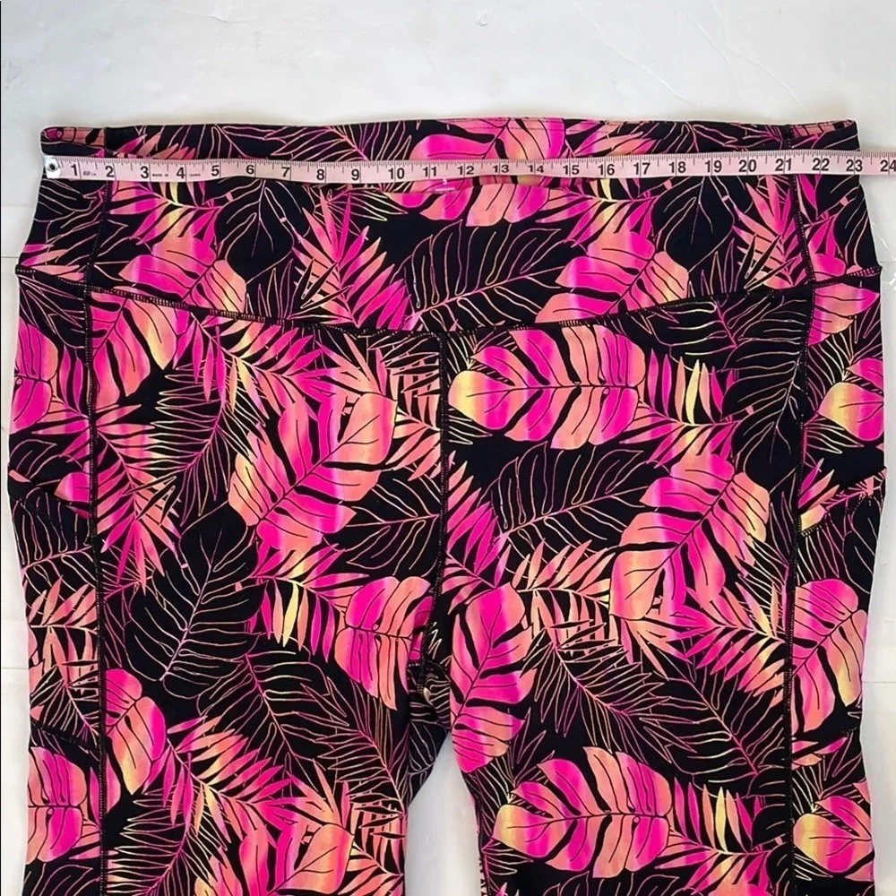 Torrid Performance Core 9” Pink Black Tropical Leaf Biker Workout Shorts Size 5